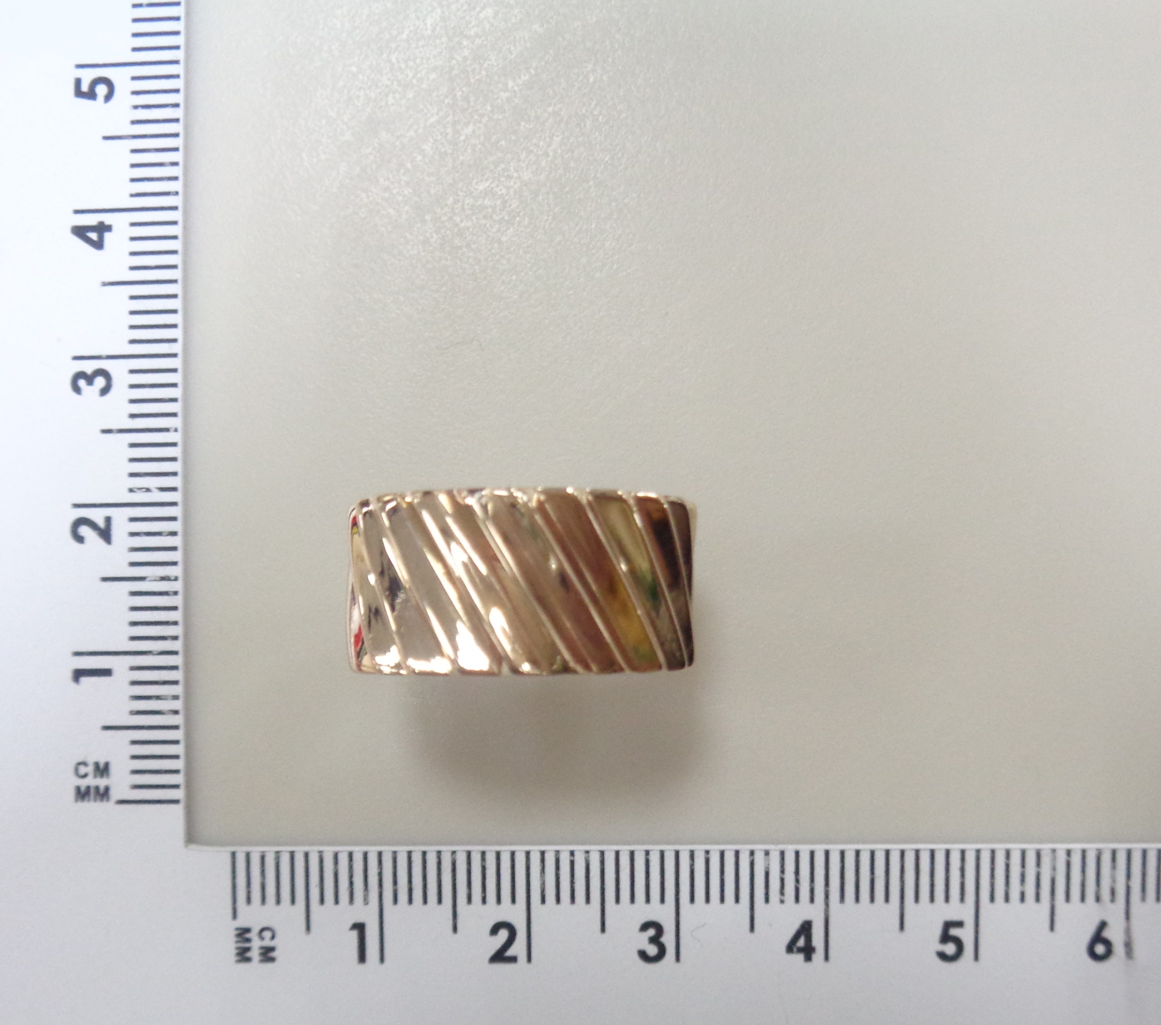 Кольцо из золота